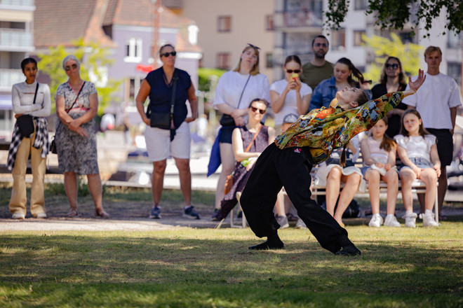 foto: Neil Nisbet/Article19 Danser: Torill Kolsrud